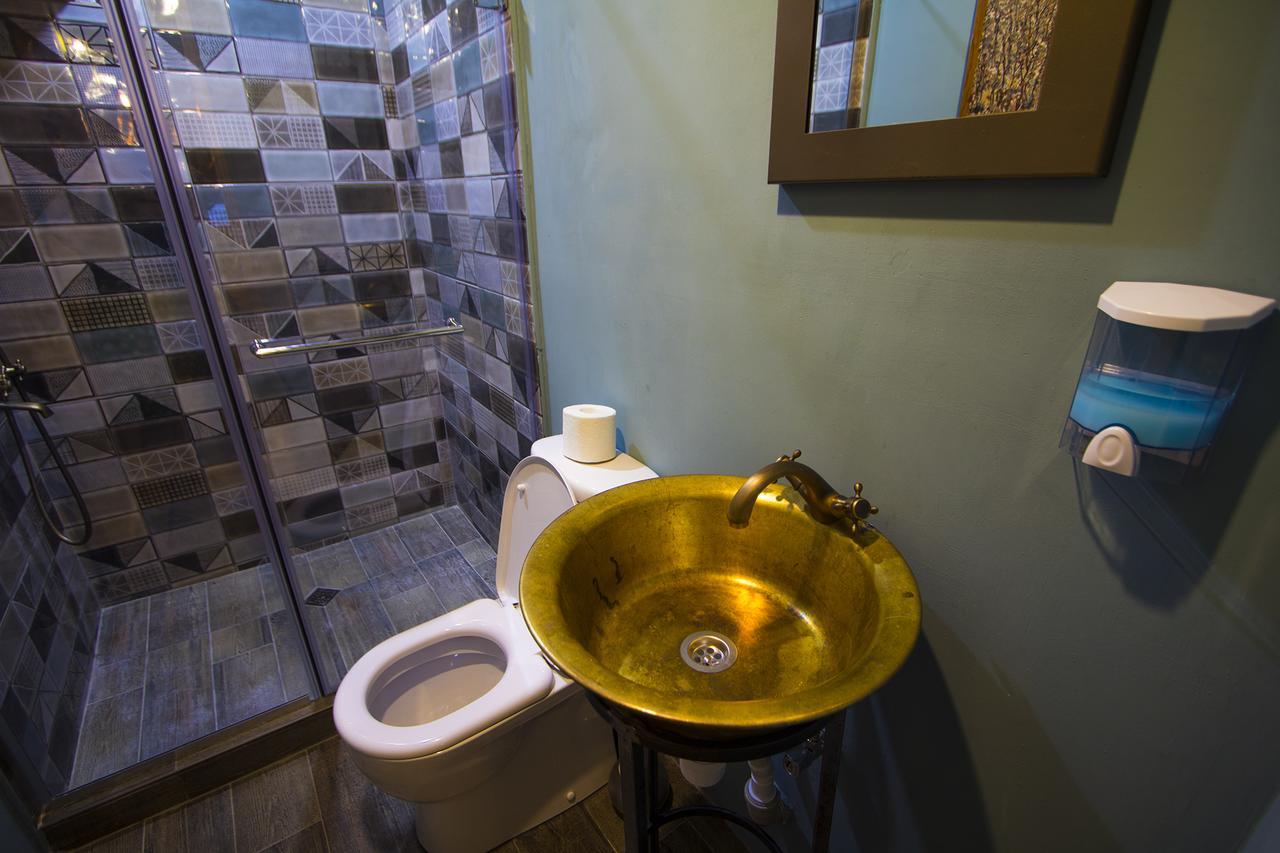 Royz Hostel Tbilisi Ngoại thất bức ảnh