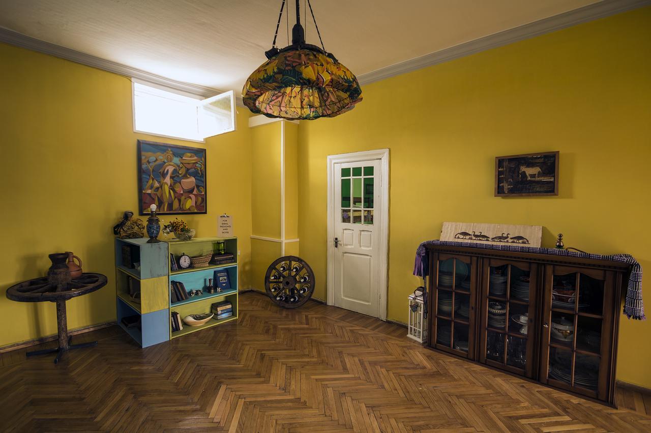 Royz Hostel Tbilisi Ngoại thất bức ảnh