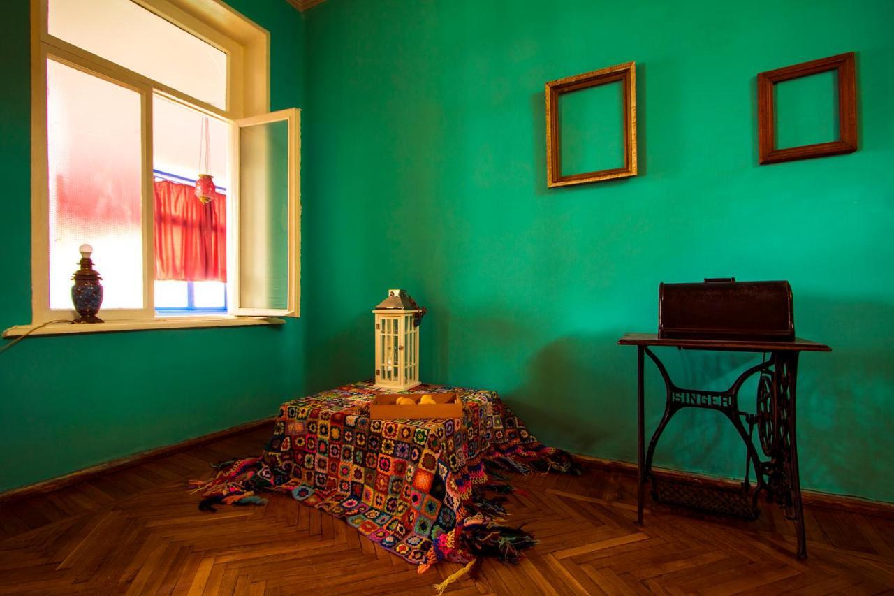 Royz Hostel Tbilisi Ngoại thất bức ảnh