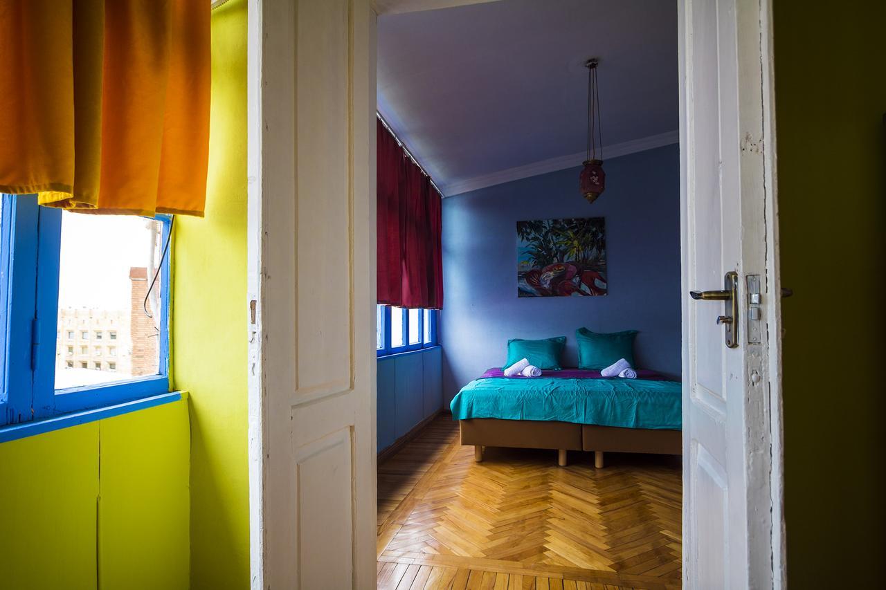 Royz Hostel Tbilisi Ngoại thất bức ảnh